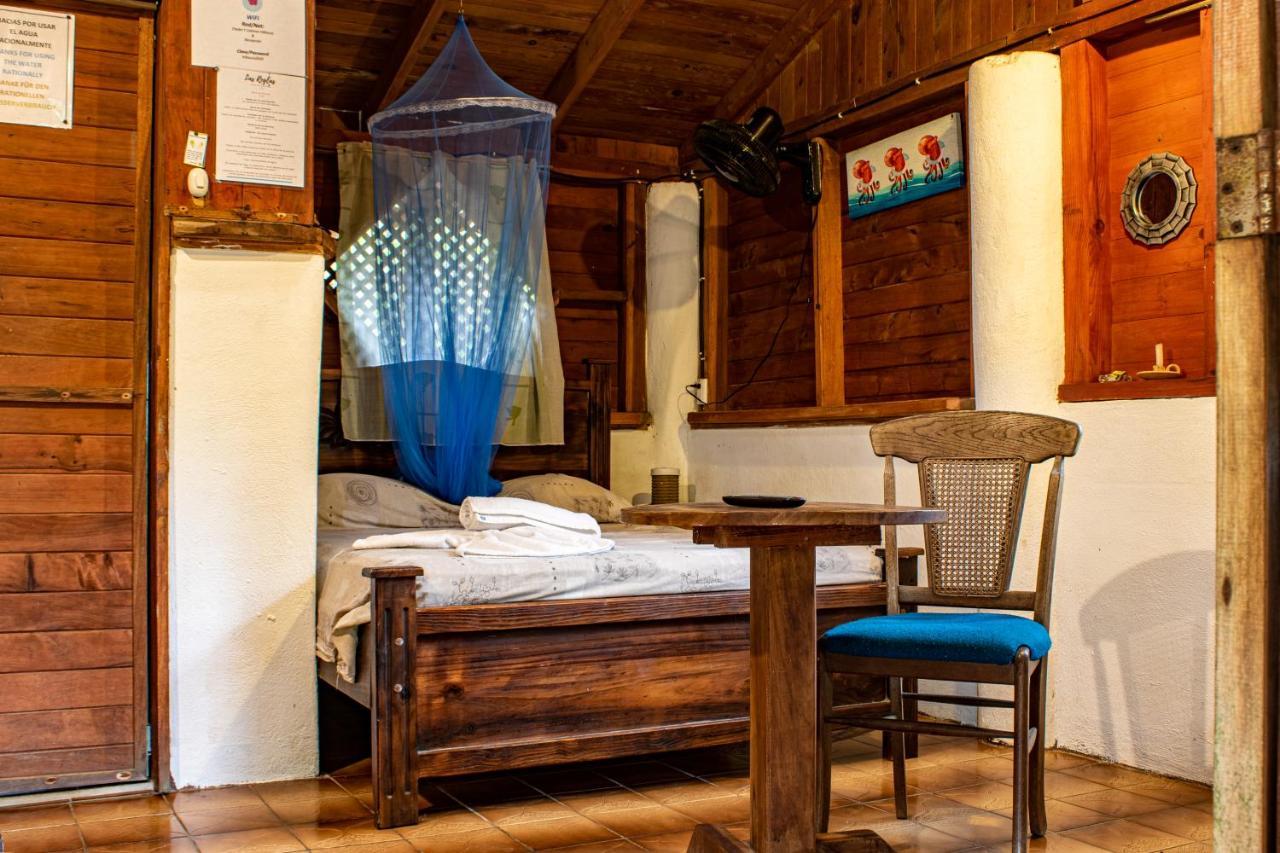 Chalet Y Cabinas Hibiscus Кахуита Екстериор снимка