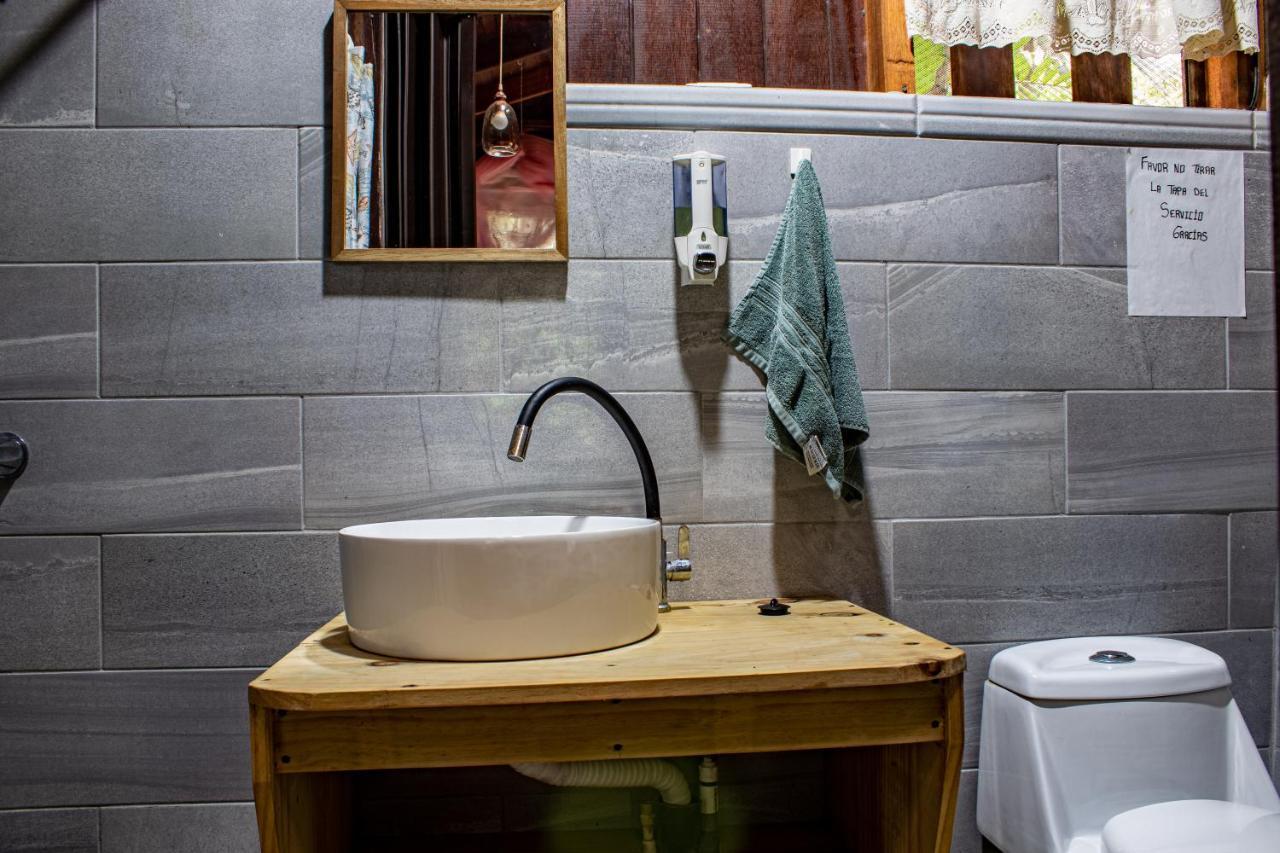 Chalet Y Cabinas Hibiscus Кахуита Екстериор снимка