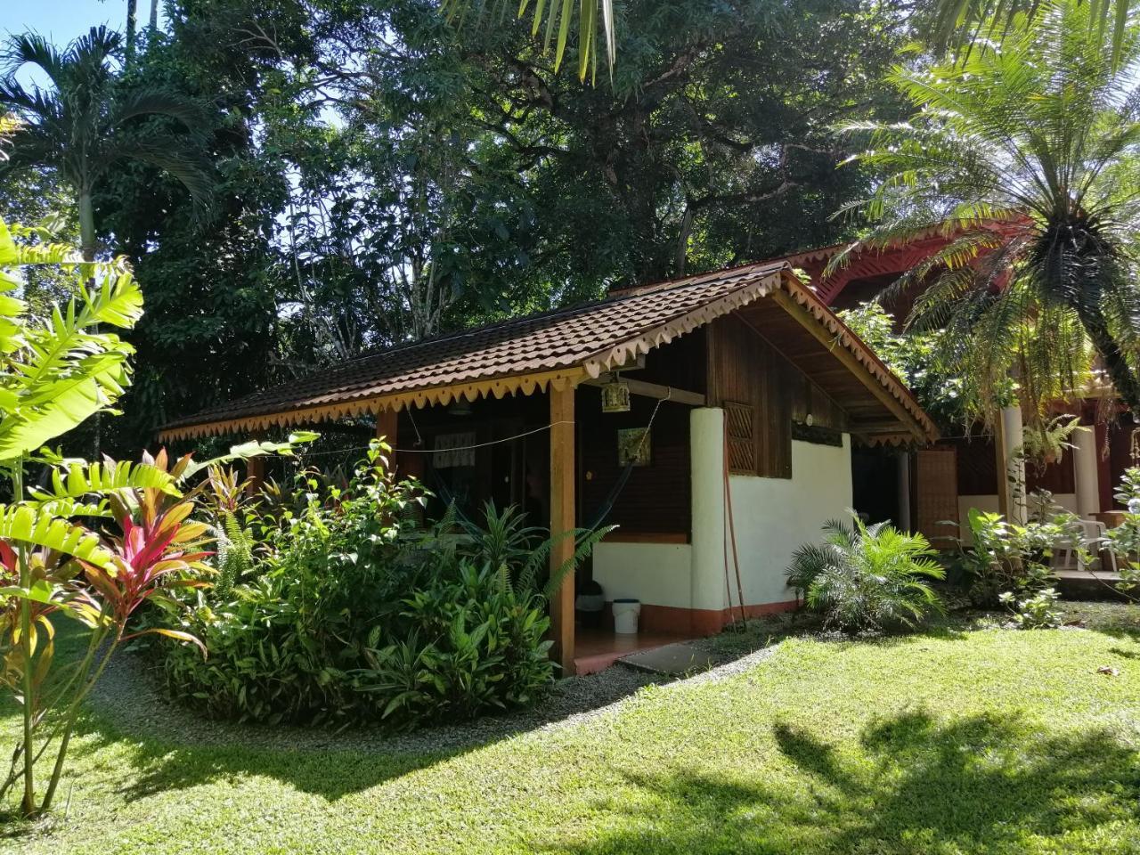 Chalet Y Cabinas Hibiscus Кахуита Екстериор снимка