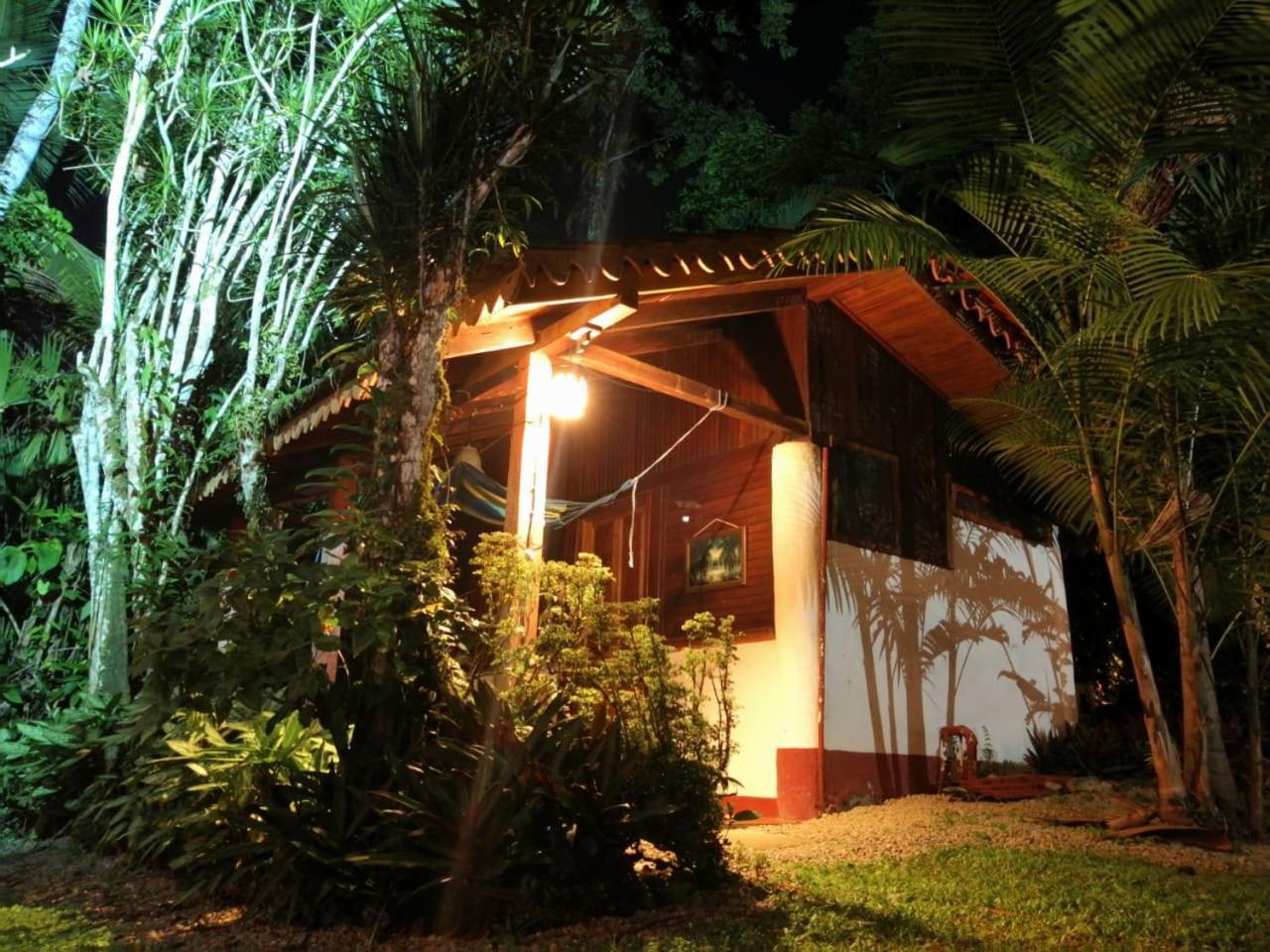 Chalet Y Cabinas Hibiscus Кахуита Екстериор снимка
