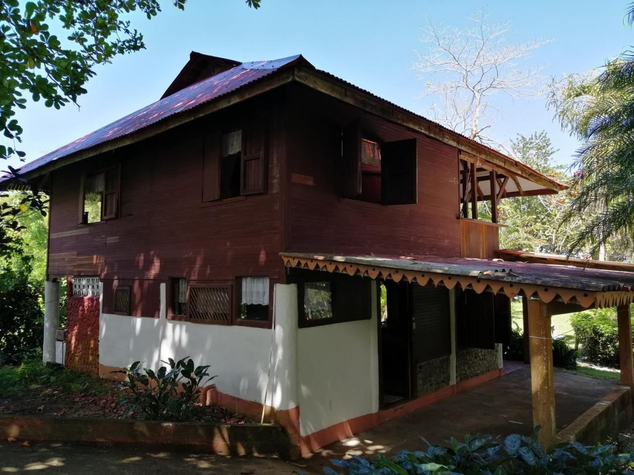 Chalet Y Cabinas Hibiscus Кахуита Екстериор снимка