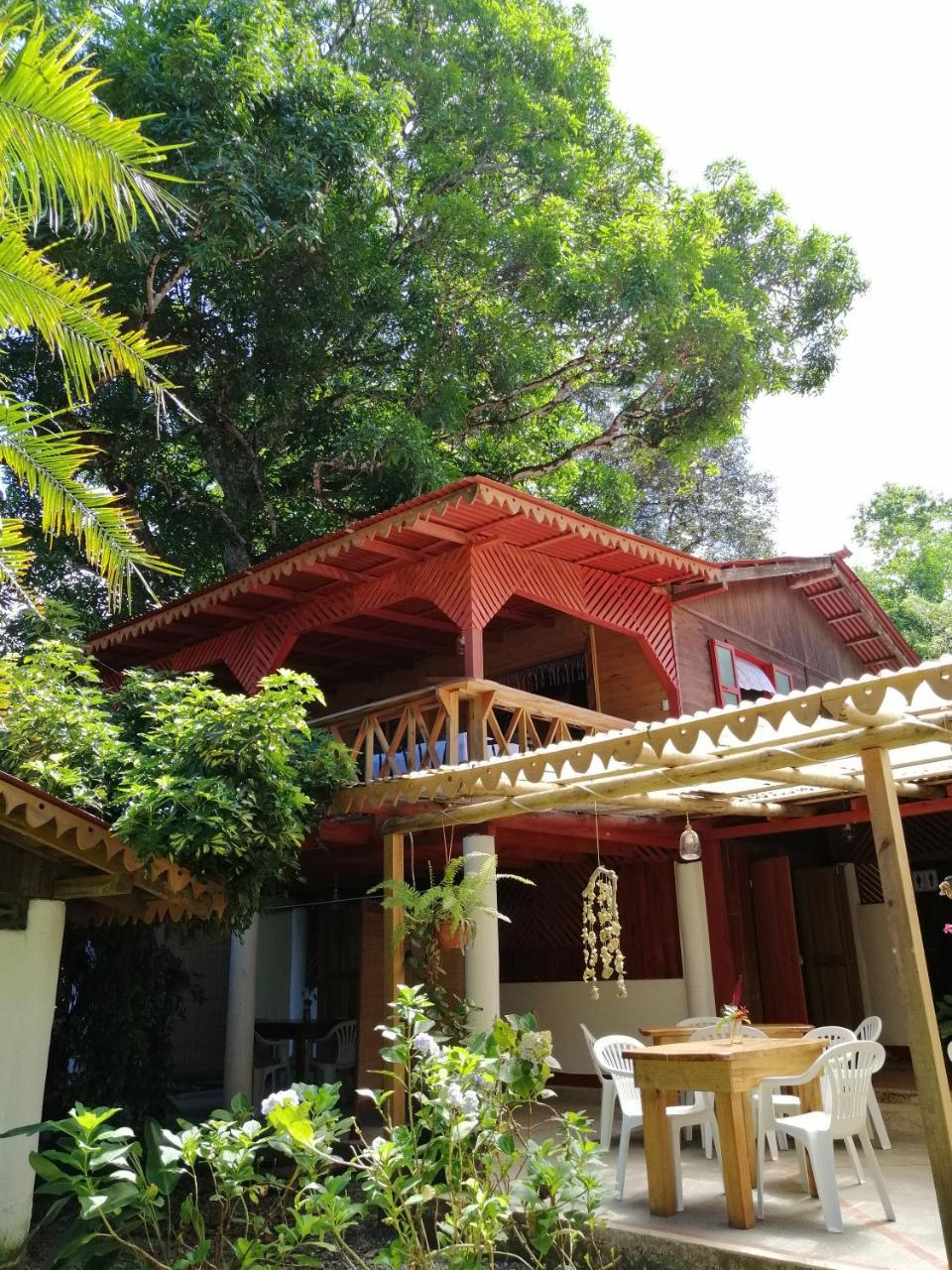 Chalet Y Cabinas Hibiscus Кахуита Екстериор снимка